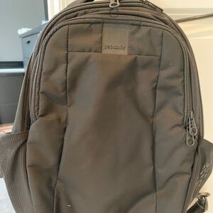 Pacsafe metrosafe backpack